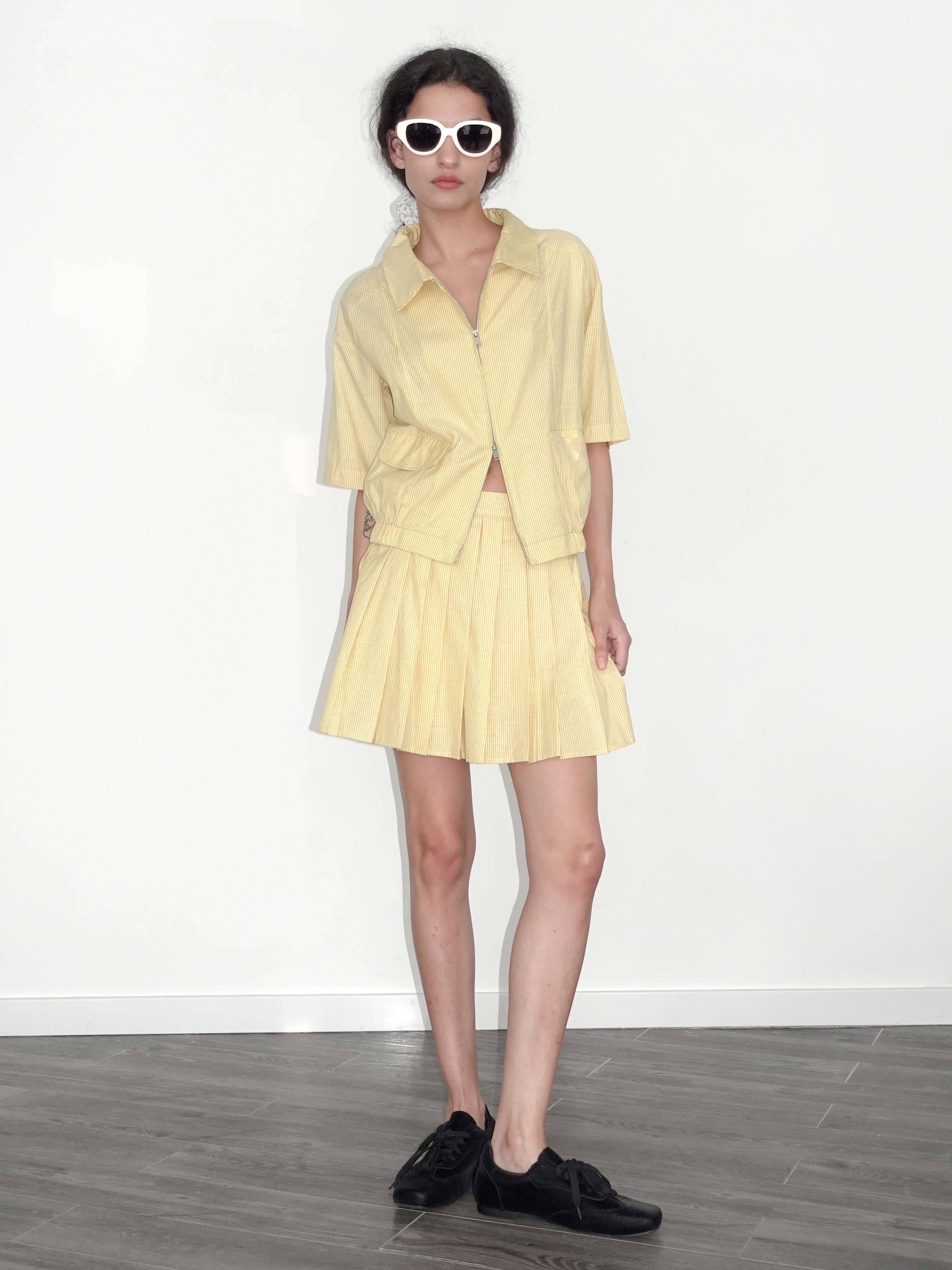 Cubic Striped Casual T-shirt and Skirt Suit